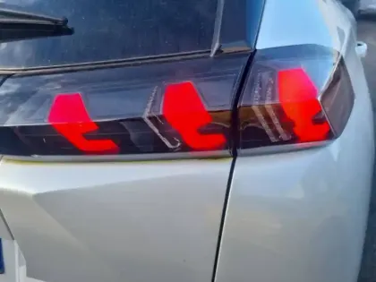 Photo 16 Peugeot 2008  Electrique 136 ch