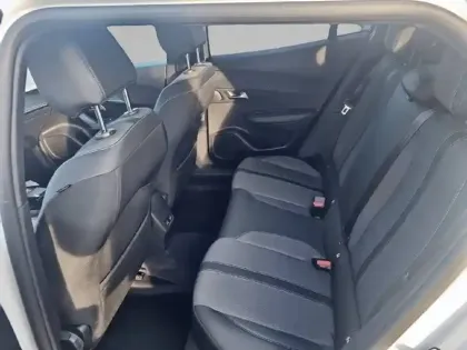 Photo 11 Peugeot 2008  Electrique 136 ch