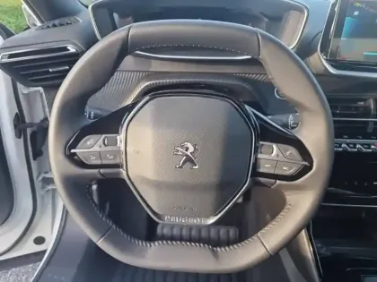 Photo 8 Peugeot 2008  Electrique 136 ch