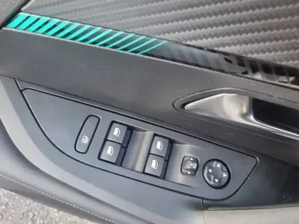 Photo 19 Peugeot 2008  Electrique 136 ch