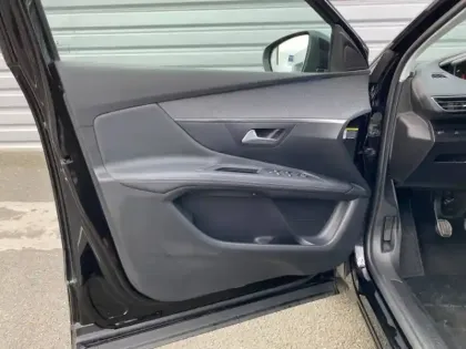 Photo 13 Peugeot 3008  1.2 PureTech 130ch S&S Allure