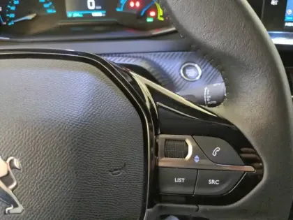 Photo 19 Peugeot 2008  Electrique 136 ch