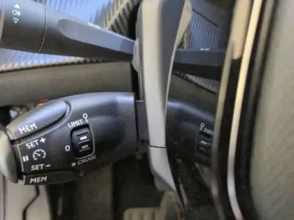 Photo 17 Peugeot 2008  Electrique 136 ch