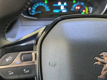 Photo 18 Peugeot 2008  Electrique 136 ch