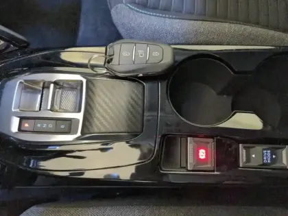 Photo 16 Peugeot 2008  Electrique 136 ch