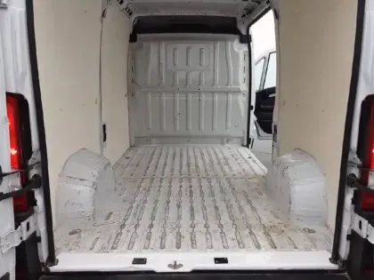 Photo 30 Peugeot Boxer  FOURGON TOLE 3.0 T L2H2 BLUEHDI 120 S&S BVM6