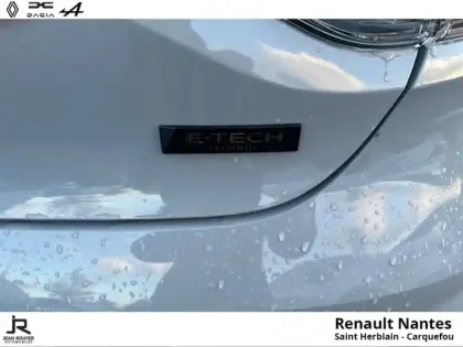 Photo 5 Renault Clio  1.6 E-Tech 145ch full hybrid Techno