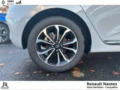 Photo 11 Renault Clio  1.6 E-Tech 145ch full hybrid Techno