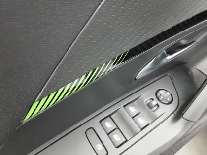 Photo 40 Peugeot 2008  PureTech 100 S&S BVM6