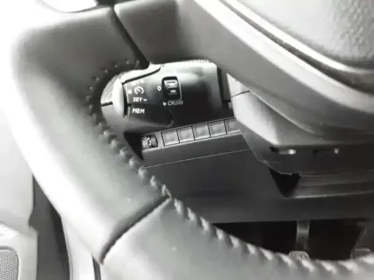 Photo 41 Peugeot 2008  PureTech 100 S&S BVM6