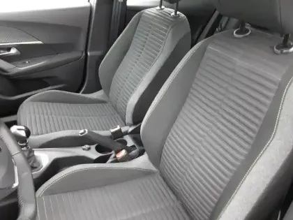 Photo 33 Peugeot 2008  PureTech 100 S&S BVM6