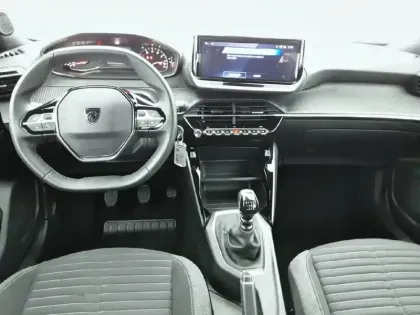Photo 30 Peugeot 2008  PureTech 100 S&S BVM6