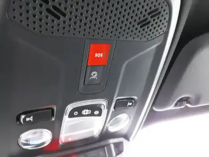 Photo 45 Peugeot 2008  PureTech 100 S&S BVM6