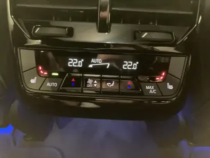 Photo 6 BMW Ix  xDrive50 523ch Edition Sport