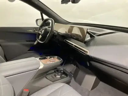 Photo 3 BMW Ix  xDrive50 523ch Edition Sport