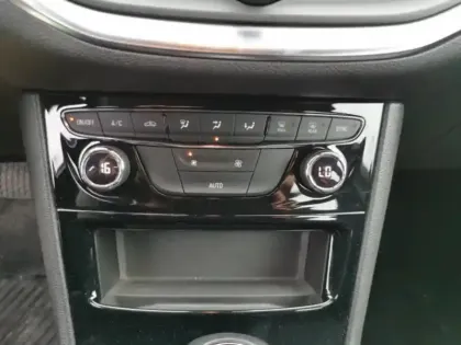 Photo 11 Opel Astra  1.4 Turbo 145ch Elegance CVT 8cv