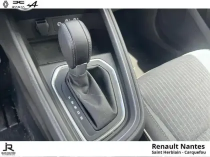 Photo 11 Renault Clio  1.6 E-Tech hybride 145ch Techno