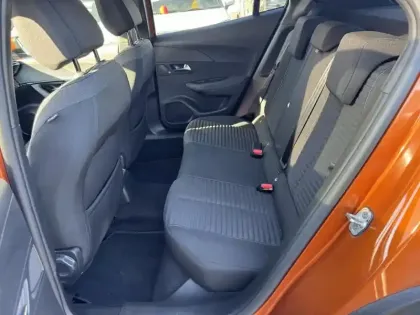 Photo 13 Peugeot 2008  PureTech 100 S&S BVM6 Style