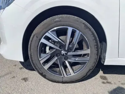 Photo 12 Peugeot 208  PureTech 100 S&S BVM6