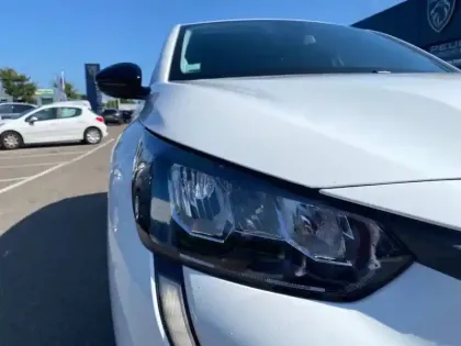 Photo 15 Peugeot 208  PureTech 100 S&S BVM6