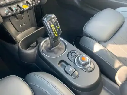 Photo 12 Mini Mini  Cooper SE 184ch Yours BVA