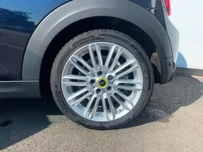 Photo 8 Mini Mini  Cooper SE 184ch Yours BVA