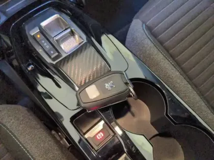 Photo 18 Peugeot 2008  Electrique 136 ch