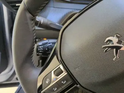 Photo 15 Peugeot 2008  Electrique 136 ch