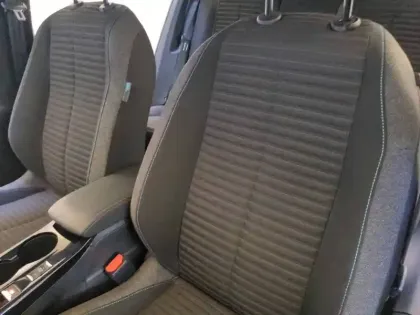 Photo 8 Peugeot 2008  Electrique 136 ch