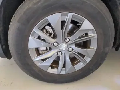 Photo 10 Peugeot 2008  Electrique 136 ch