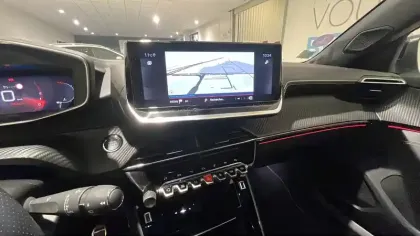 Photo 13 Peugeot 2008  PureTech 130 S&S BVM6