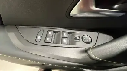 Photo 17 Peugeot 2008  PureTech 130 S&S BVM6