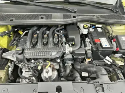 Photo 23 Peugeot 208  PureTech 75 S&S BVM5