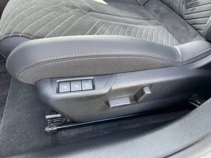 Photo 55 Peugeot 208  Electrique 51 kWh 156ch