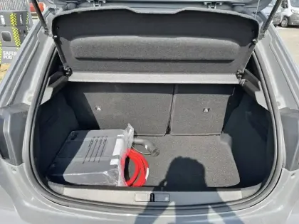 Photo 34 Peugeot 208  Electrique 51 kWh 156ch