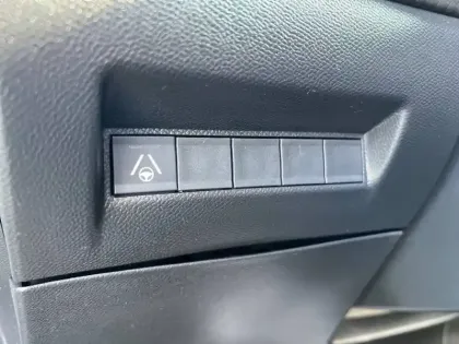 Photo 51 Peugeot 208  Electrique 51 kWh 156ch