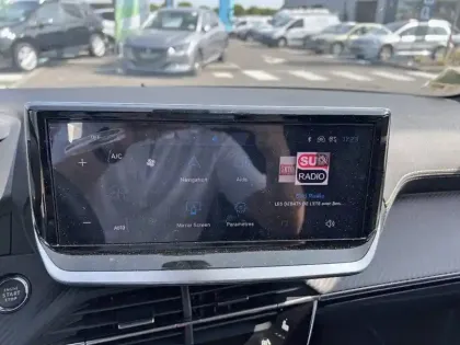 Photo 43 Peugeot 208  Electrique 51 kWh 156ch