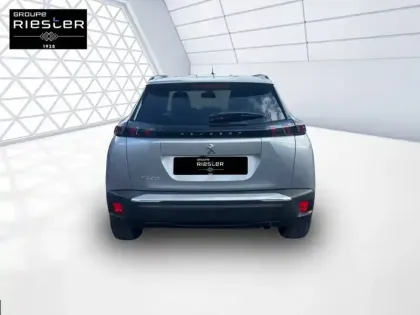 Photo 67 Peugeot 2008  PureTech 100 S&S BVM6