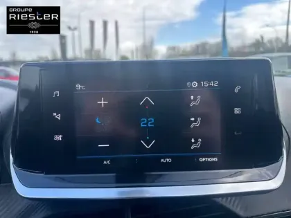 Photo 82 Peugeot 2008  PureTech 100 S&S BVM6