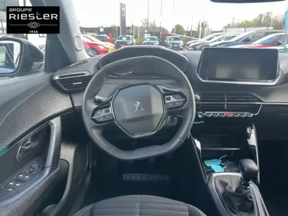 Photo 71 Peugeot 2008  PureTech 100 S&S BVM6