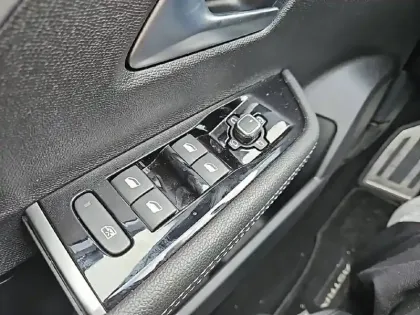 Photo 13 Opel Astra  1.2 Turbo 130 ch BVA8