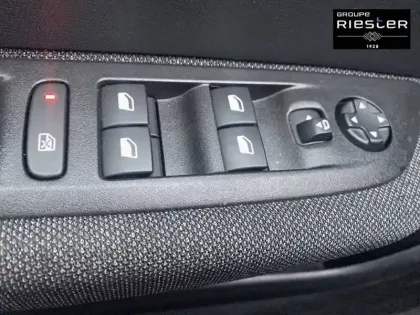 Photo 31 Peugeot 208  Electrique 50 kWh 136ch