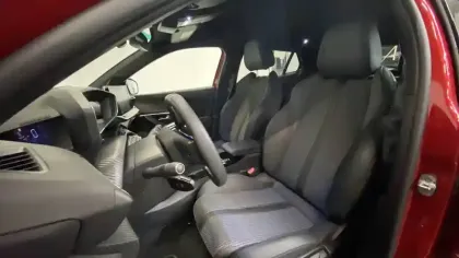 Photo 22 Peugeot 2008  Electrique 136 ch