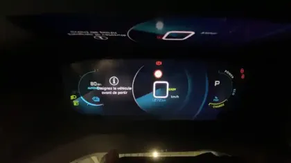 Photo 17 Peugeot 2008  Electrique 136 ch