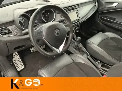 Photo 7 Alfa Romeo Giulietta 1750 TBI 240 CH TCT