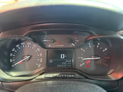 Photo 8 Citroën C3  BlueHDi 100 S&S BVM5 Feel Pack