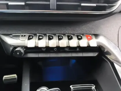 Photo 12 Peugeot 3008 Gén. II Ph2 NG GT 5