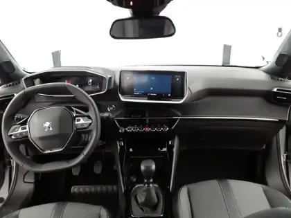 Photo 7 Peugeot 2008  PureTech 130 S&S BVM6