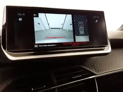 Photo 16 Peugeot 2008  PureTech 130 S&S BVM6