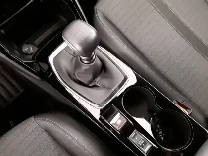 Photo 14 Peugeot 2008  PureTech 130 S&S BVM6